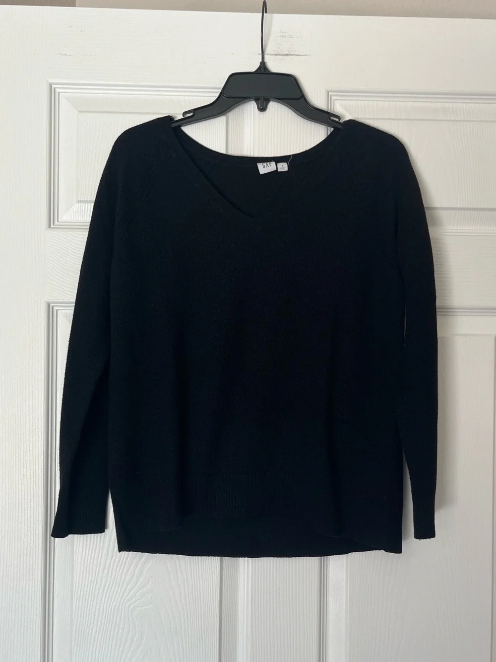 GAP V‑Neck Knit Sweater